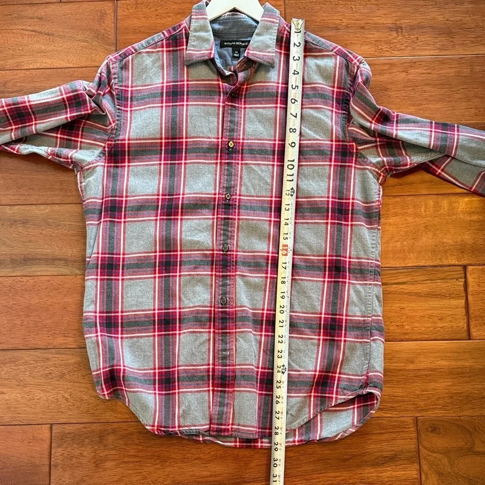 Banana Republic Red and Gray Plaid Casual Shirt Size medium 100% Cotton
